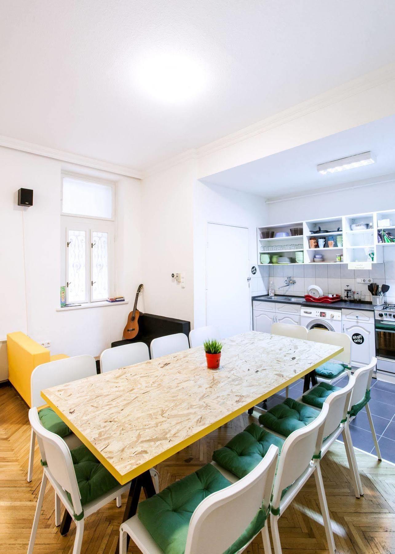 Homeplus Hostel บูดาเปสต์ ภายนอก รูปภาพ