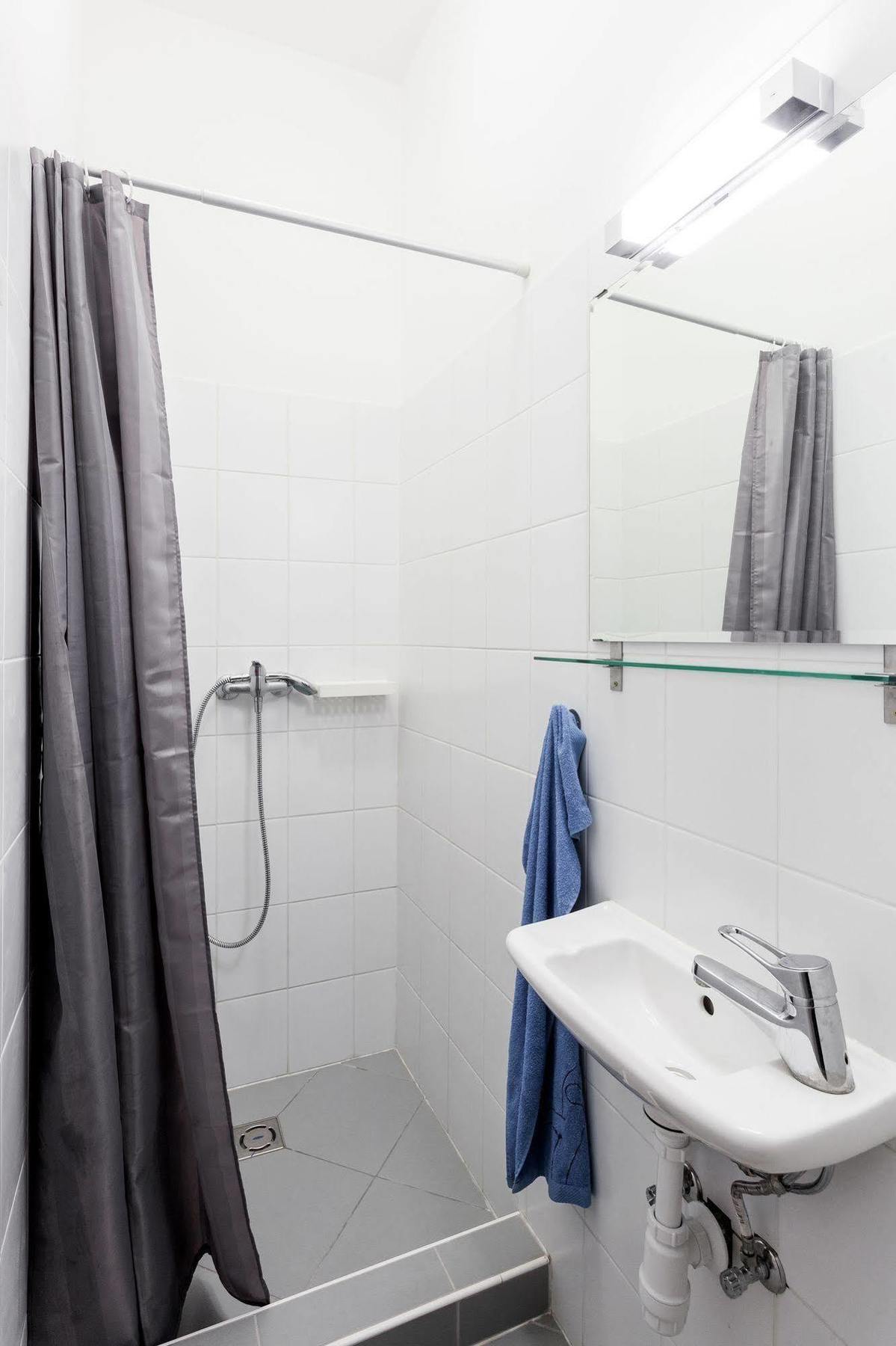 Homeplus Hostel บูดาเปสต์ ภายนอก รูปภาพ