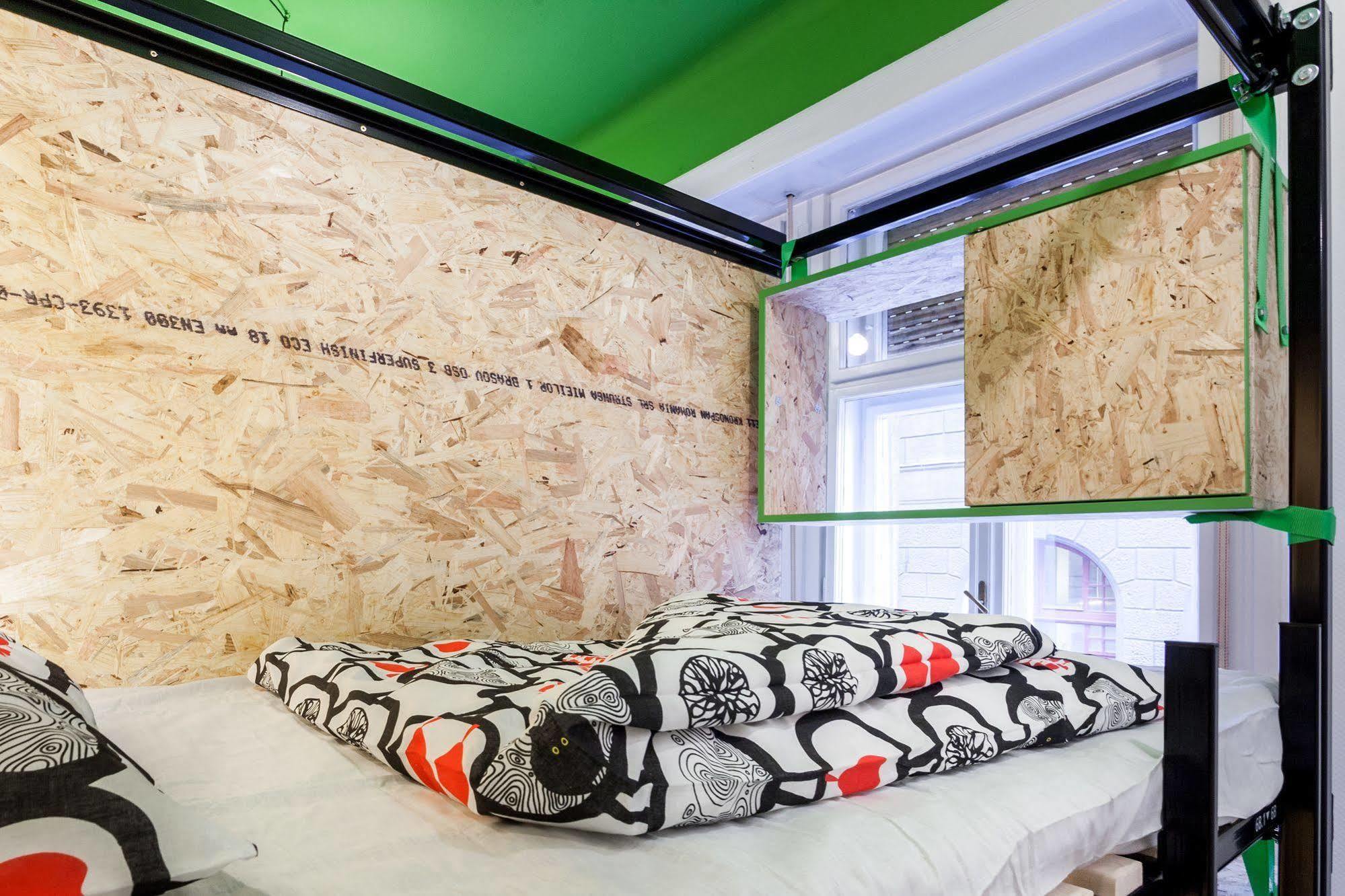 Homeplus Hostel บูดาเปสต์ ภายนอก รูปภาพ