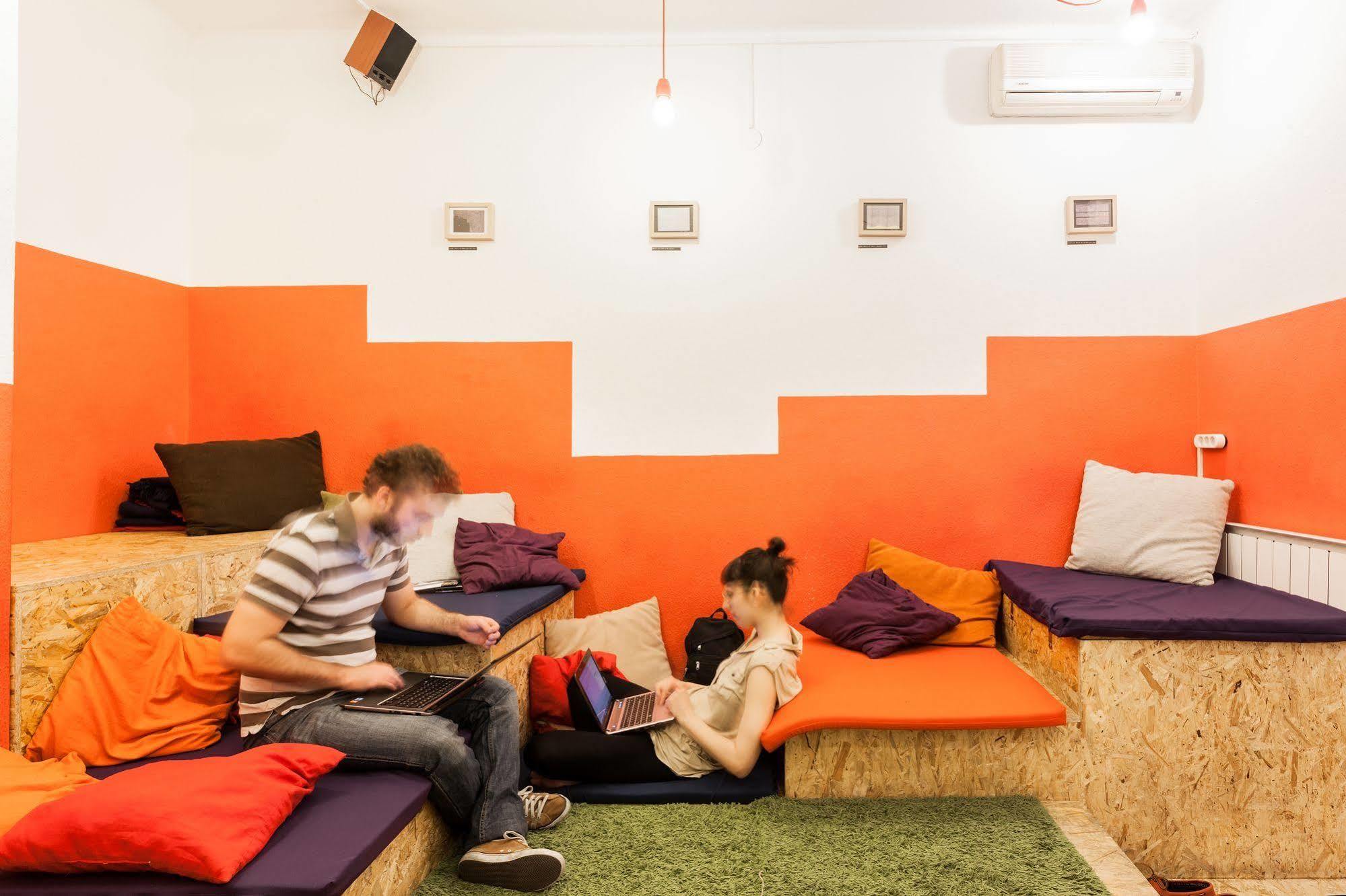 Homeplus Hostel บูดาเปสต์ ภายนอก รูปภาพ